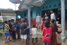 Penyerahan Hadiah Kepada Pemenang Lomba HUT RI ke-71 Desa Pujon Lor